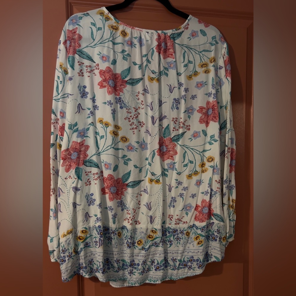 Old Navy Off-White Floral Boho V-neck Blouse - Picture 2 of 6